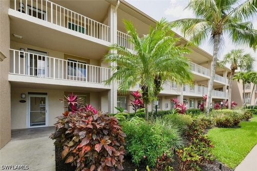 3207-7340 Glenmoor Ln, NAPLES, FL, 34104-9701 | Card Image