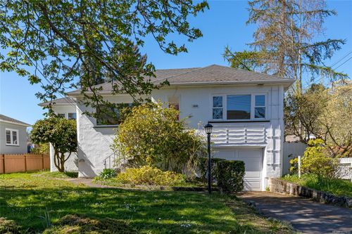 1030 Falkland Rd, Oak Bay, BC, V8S4M2 | Card Image