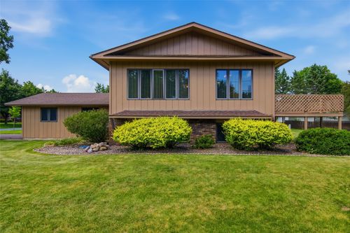 2003 4th Ave N, Menomonie, WI, 54751-2216 | Card Image