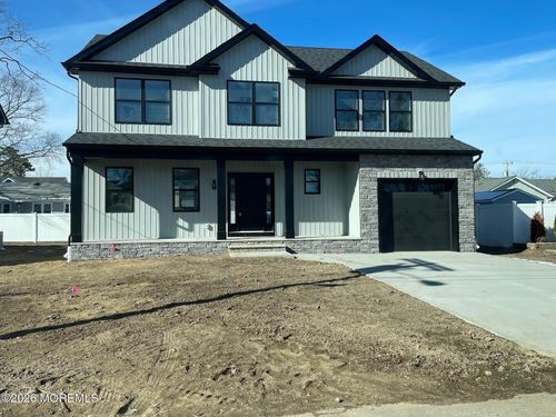 211 Ida Dr, Point Pleasant Boro, NJ, 08742-2124 | Card Image