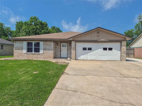 518 Walnut St, Lake Jackson, TX, 77566-5662 | Card Image