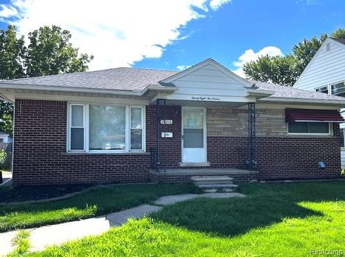 28216 Jahns Dr, Roseville, MI, 48066-4840 | Card Image