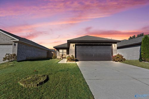 102 Winstead Cir, Owens Cross Roads, AL, 35763-7816 | Card Image