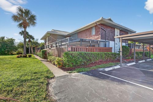 3004 Se Round Table Dr, Port St Lucie, FL, 34952-6796 | Card Image