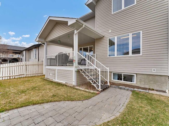 9 Sundown Close Sw, Home with 4 bedrooms, 3 bathrooms and 4 parking in Medicine Hat AB | Image 35