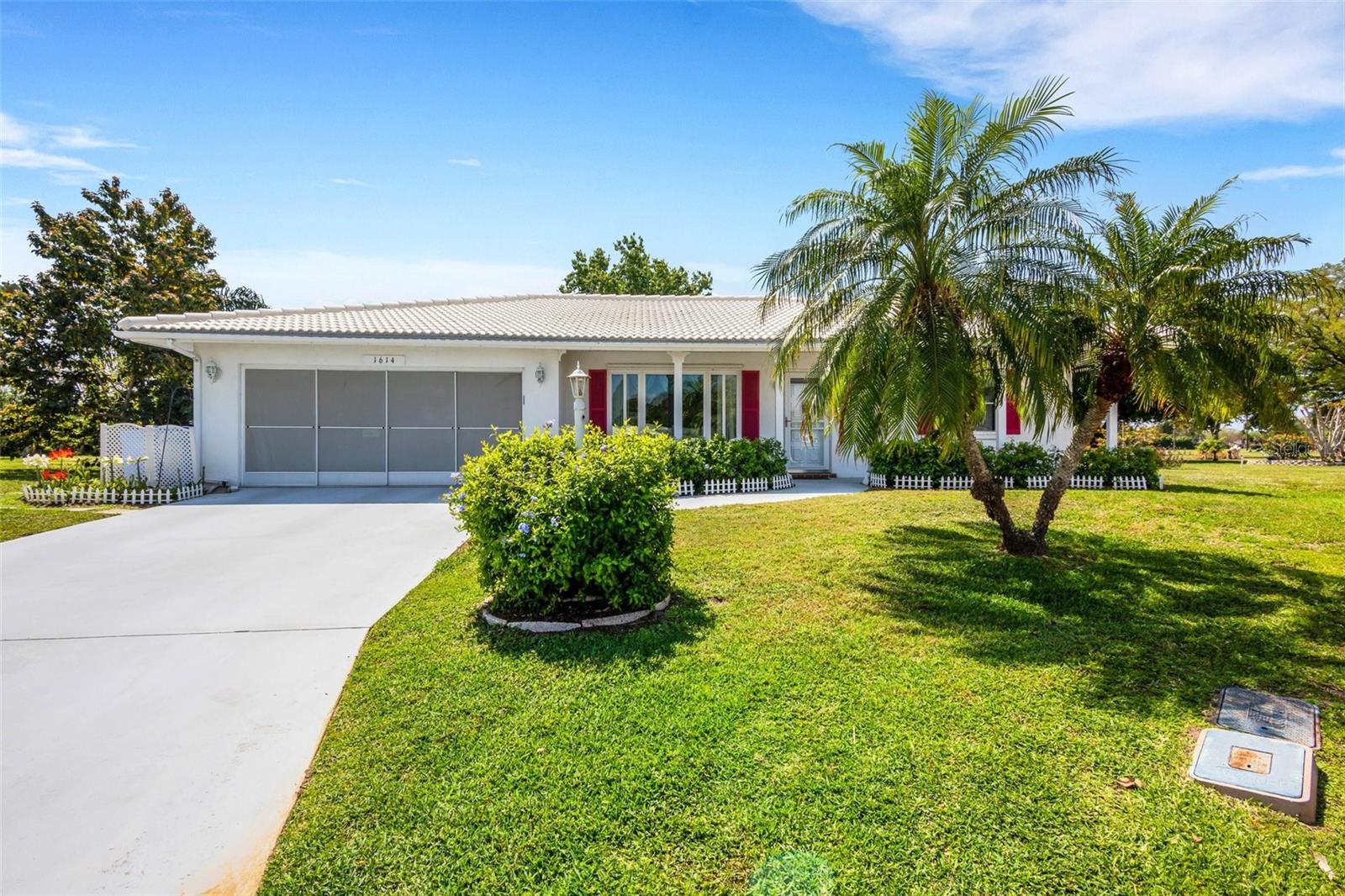 Elmwood Dr, Bradenton, FL 34208