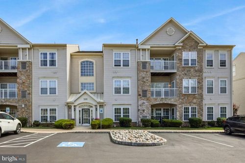 apt-204-200 Claret Ct, WARRINGTON, PA, 18976-3038 | Card Image