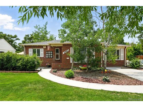 2461 Niagara St, Denver, CO, 80207-3520 | Card Image