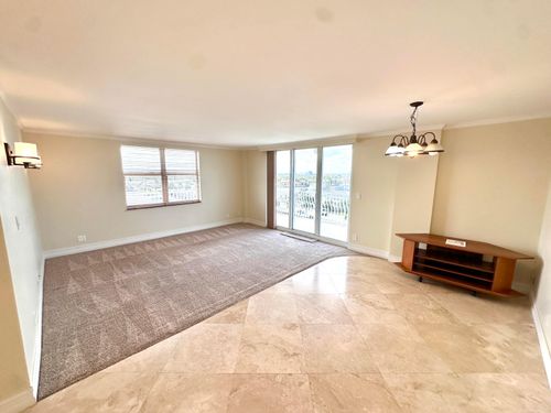 1009-1 Las Olas Cir, Fort Lauderdale, FL, 33316-1604 | Card Image