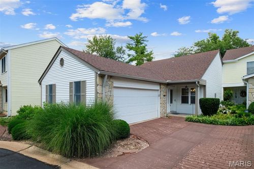 1564 Walpole Dr, Chesterfield, MO, 63017-4615 | Card Image