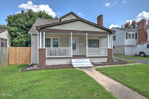 1677 Jefferson Ave, Kingsport, TN, 37664-2756 | Card Image