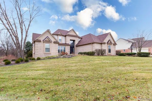 3871 S Creek Dr, Oakland Twp, MI, 48306-1480 | Card Image