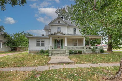 301 W Pine St, Columbus, KS, 66725-1754 | Card Image