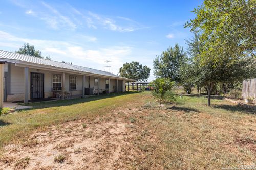 944 County Road 769, Devine, TX, 78016-4482 | Card Image