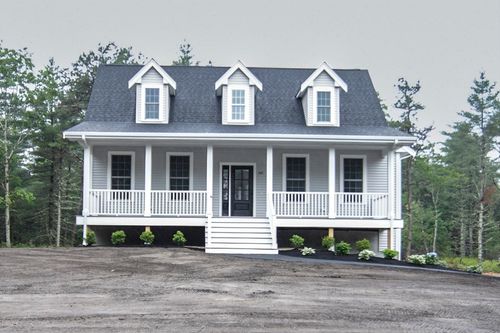 140 Tispaquin St, Middleboro, MA, 02346-3328 | Card Image