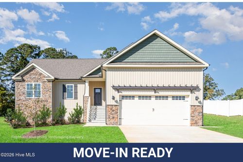 201 Tee Dr, Selma, NC, 27576-2409 | Card Image