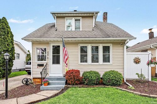 220 S Beiger St, Mishawaka, IN, 46544-2912 | Card Image