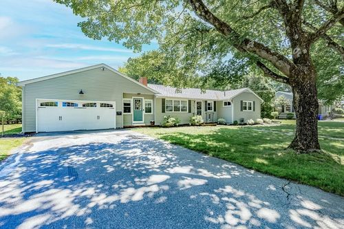 2 Amherst Rd, Andover, MA, 01810-2506 | Card Image