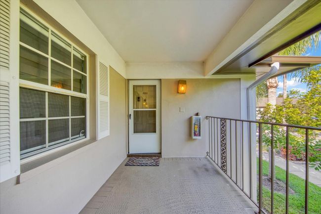 APT-325 - 5265 E Bay Dr, Condo with 2 bedrooms, 2 bathrooms and null parking in CLEARWATER FL | Image 4