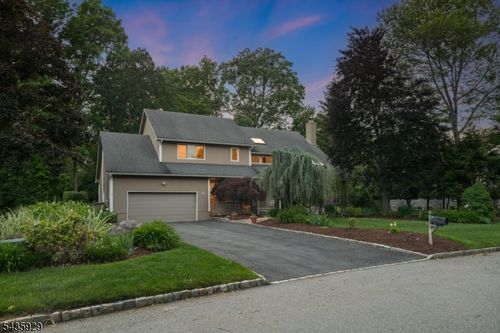 32 1st St, Florham Park, NJ, 07932-1762 | Card Image