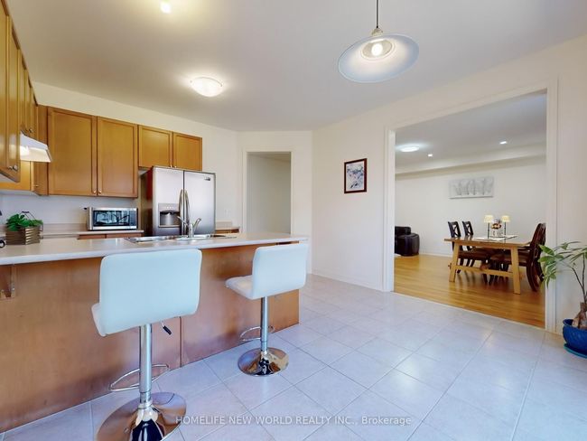 18 Freesia Rd, House other with 3 bedrooms, 3 bathrooms and 4 parking in Brampton ON | Image 9