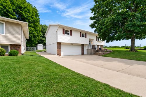 313 Lynne Dr, Nevada, IA, 50201-2507 | Card Image