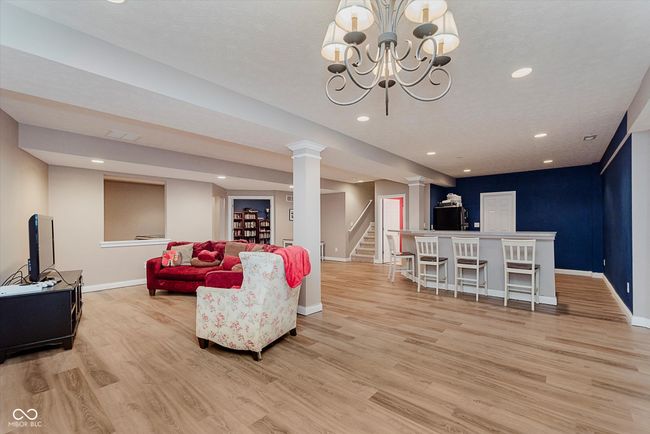 Finished Basement with wetbar | Image 20