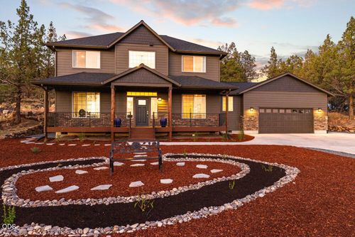 4205 Fox Sparrow Dr, Klamath Falls, OR, 97601-8783 | Card Image
