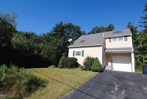 11 Ventura Circle, Nashua, NH, 03062 | Card Image