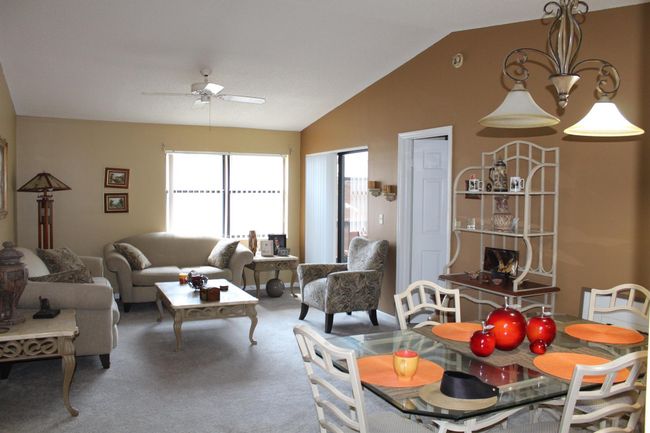 APT-201 - 7609 Tahiti Ln, Condo with 2 bedrooms, 2 bathrooms and null parking in Lake Worth FL | Image 4