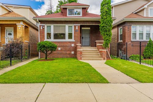 7526 S Honore St, Chicago, IL, 60620-5203 | Card Image