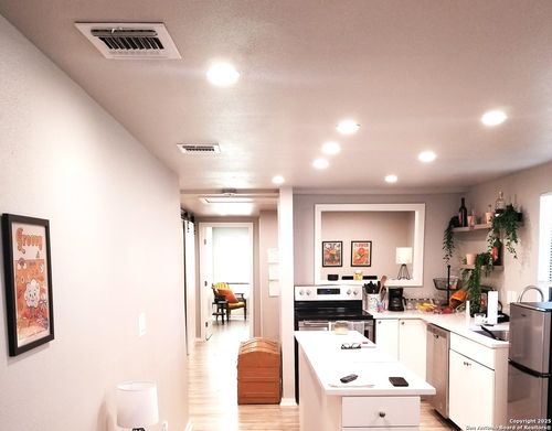 226 Victor St, San Antonio, TX, 78209-6945 | Card Image