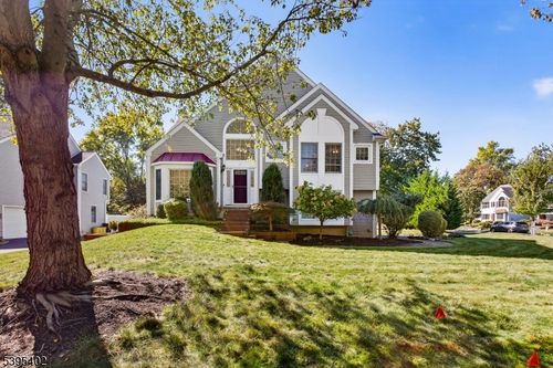 17 Elm St, Hopewell, NJ, 08525-1837 | Card Image