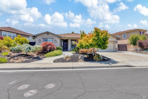 623 Mcallister Dr, Benicia, CA, 94510-3992 | Card Image