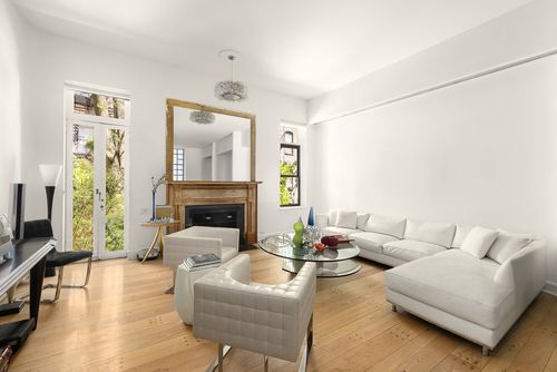 327 E 18th St, New York, NY, 10003-2802 | Card Image