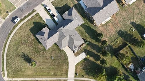 407 Signal Ridge Dr, Baldwin City, KS, 66006-6902 | Card Image