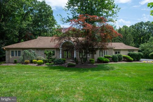 1015 Stonebridge Rd, Ambler, PA, 19002-2035 | Card Image