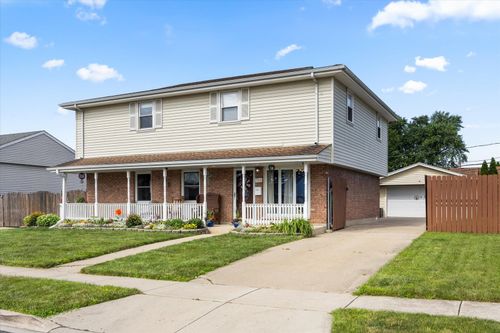 704 Geneva Ave, Romeoville, IL, 60446-1103 | Card Image
