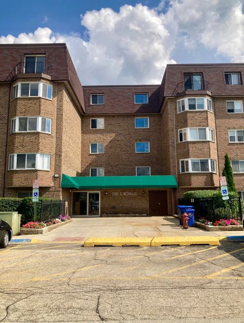 apt-207-300 S Roselle Rd, Schaumburg, IL, 60193-1622 | Card Image