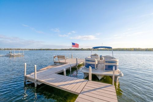 5256 Oxford Street N, Shoreview, MN, 55126 | Card Image