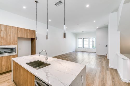 1775 Novela Way, Dallas, TX, 75215-1334 | Card Image