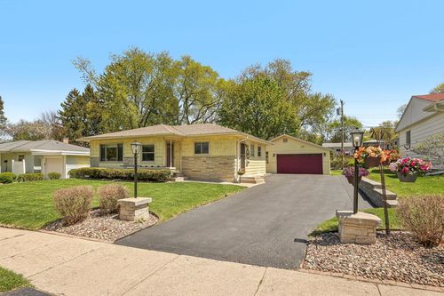2107 Glenwall Drive, Waukesha, WI, 53188 | Card Image
