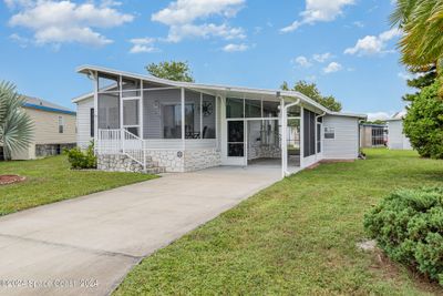 296 Charm Court Ne, House other with 3 bedrooms, 2 bathrooms and null parking in Palm Bay FL | Image 3