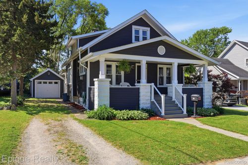 204 E Wood St, Yale, MI, 48097-3451 | Card Image