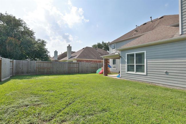 Lots of space to play or have a pool | Image 37