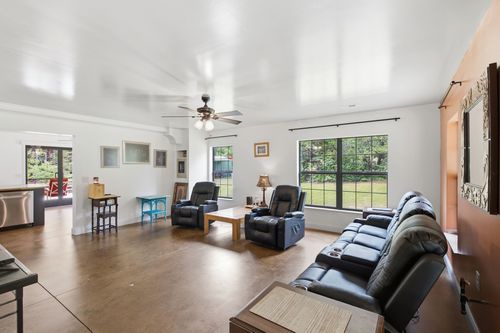 1405 Trace Creek Rd, Hohenwald, TN, 38462-5145 | Card Image