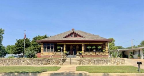 903 N 3rd St, Arkansas City, KS, 67005-1551 | Card Image