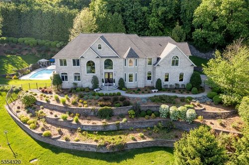 37 Gregory Ave, West Orange, NJ, 07052-4712 | Card Image