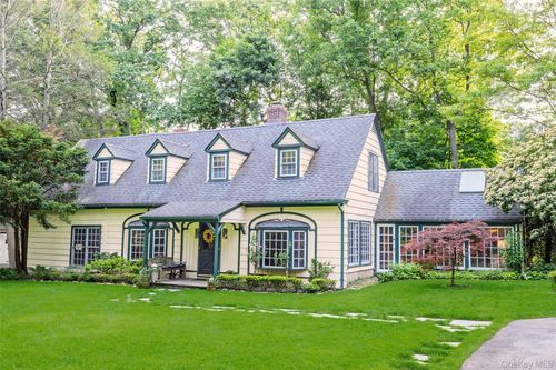 70 Nautilus Ave, Northport, NY, 11768-1830 | Card Image