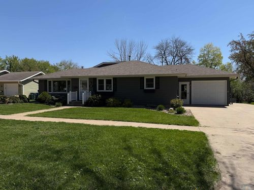 601 Concord Ave Ne, Orange City, IA, 51041-1163 | Card Image
